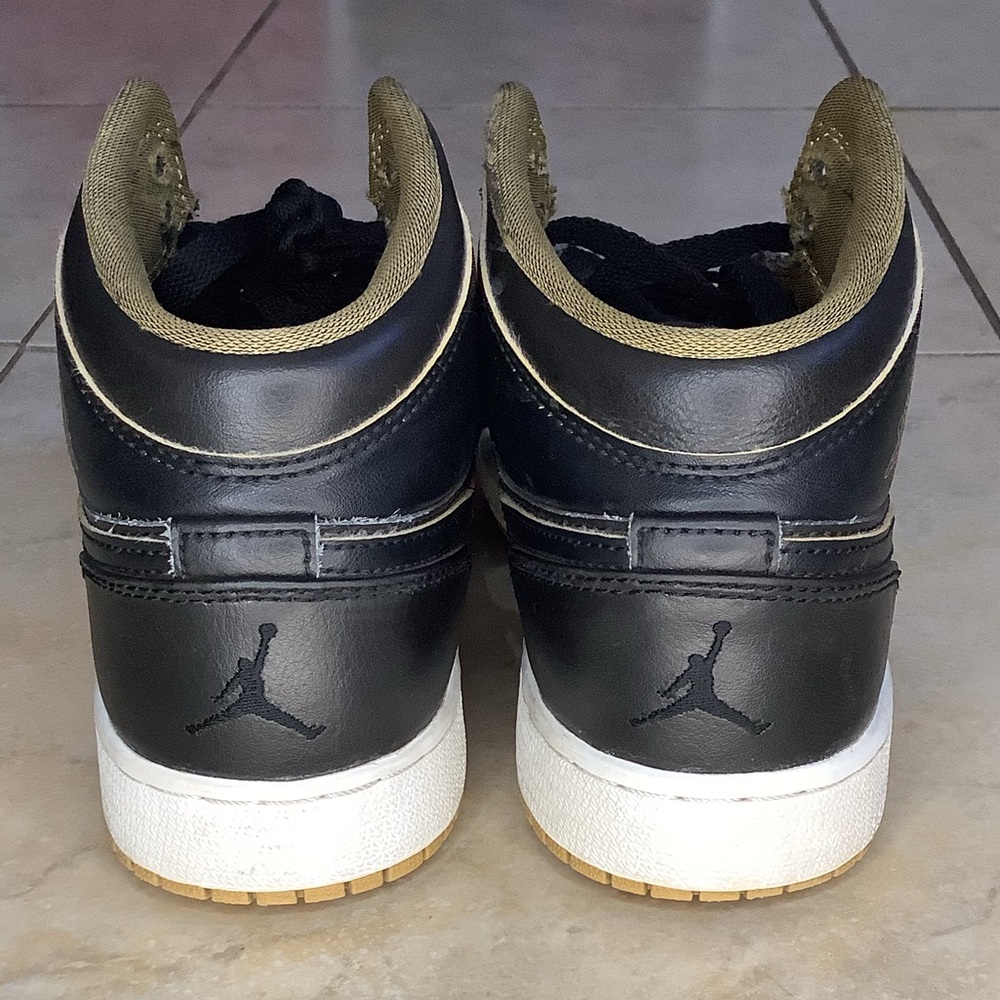 Air Jordan shoes🖤 - Picture 3 of 10